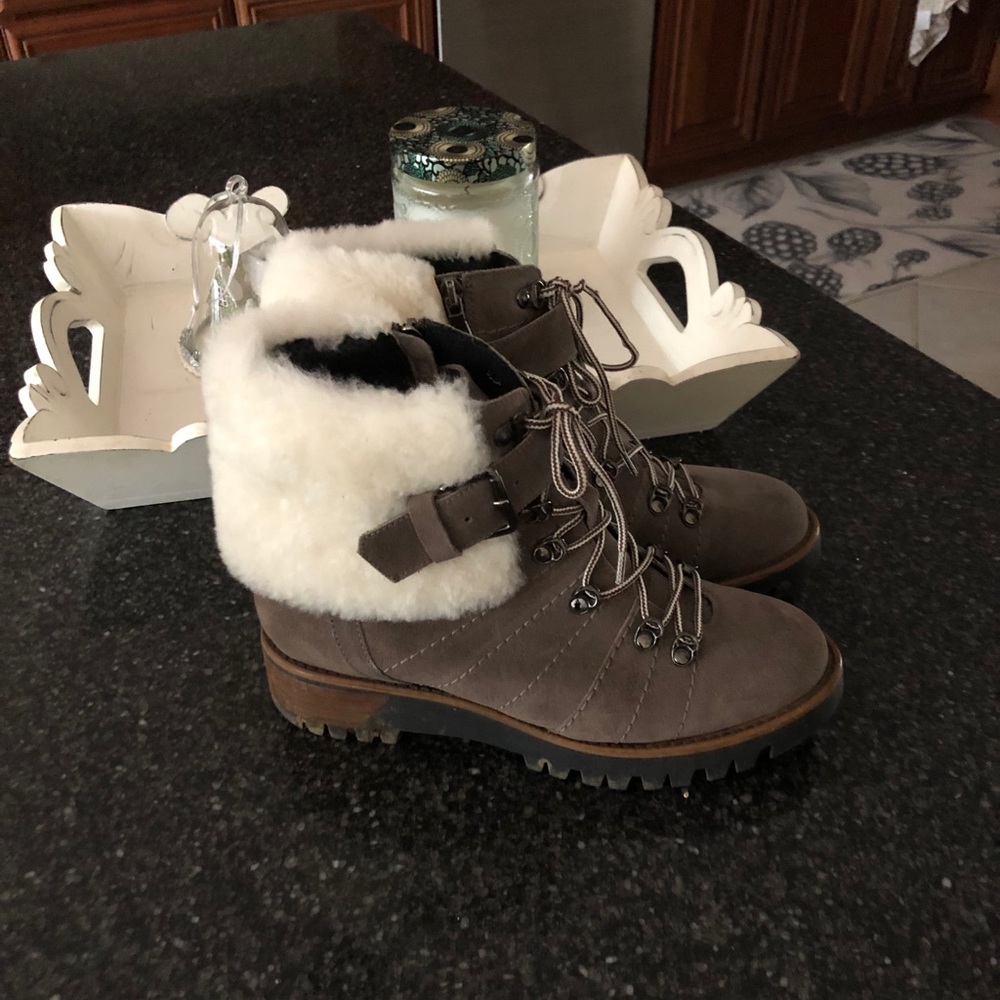 Suede boots